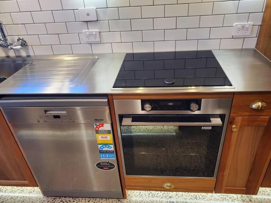 Koru Flat Apartment Dunedin Bagian luar foto