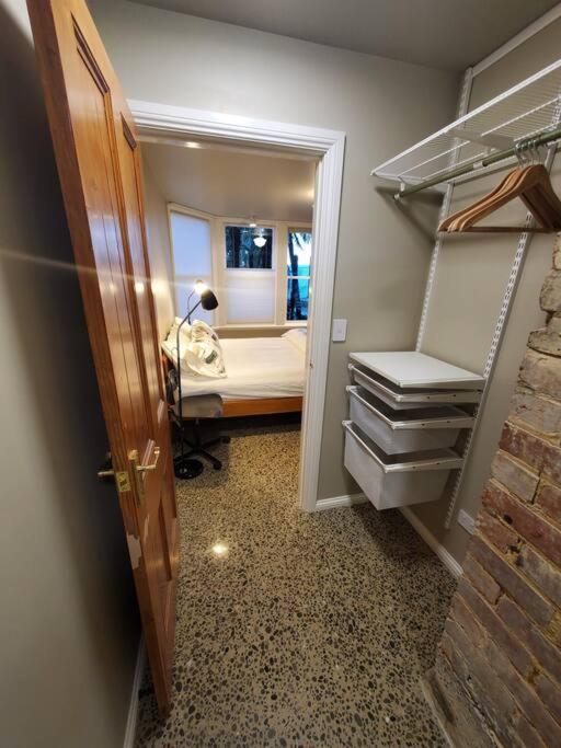 Koru Flat Apartment Dunedin Bagian luar foto